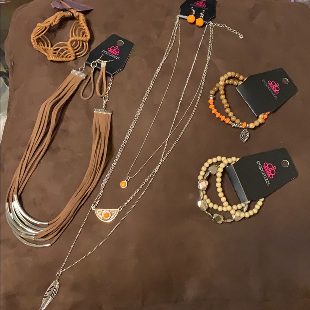 Paparazzi necklace and bracelet lot